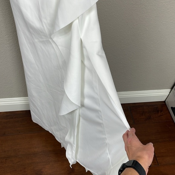 NWT Xscape One Shoulder Ruffle Scuba Crepe Gown White Wedding Sz 4 - Picture 4 of 14